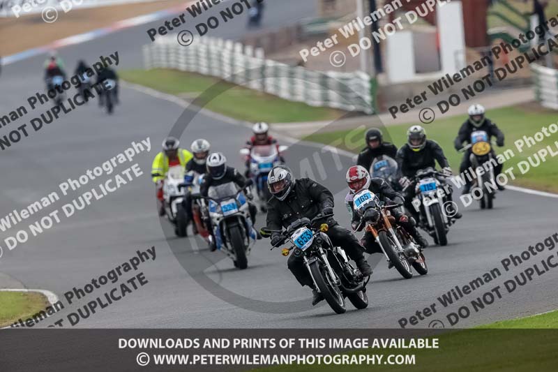 Vintage motorcycle club;eventdigitalimages;mallory park;mallory park trackday photographs;no limits trackdays;peter wileman photography;trackday digital images;trackday photos;vmcc festival 1000 bikes photographs